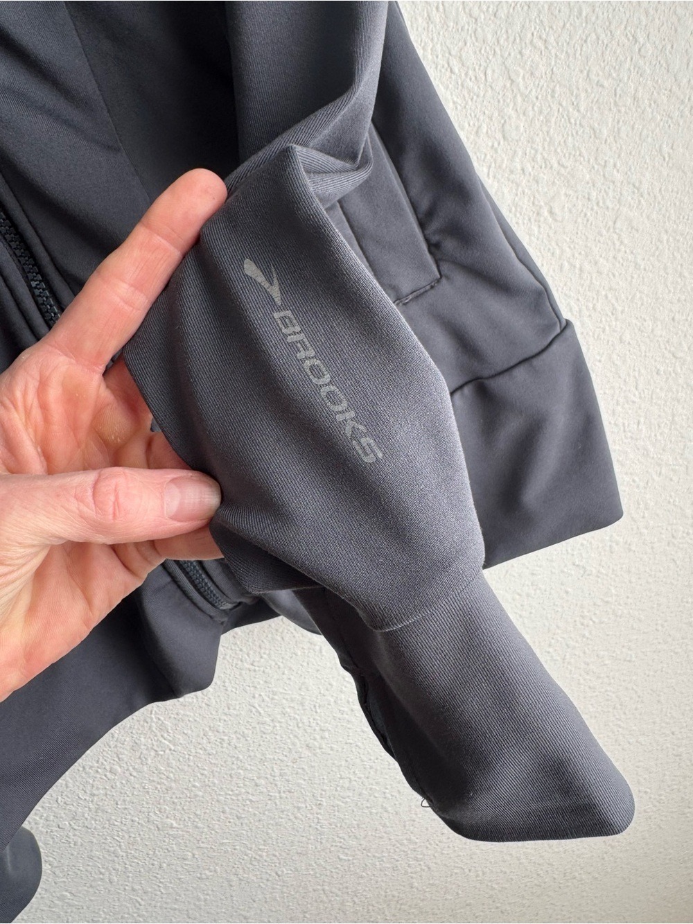 BROOKS RUNNING Full Zip Jacket - Picture 5 of 12